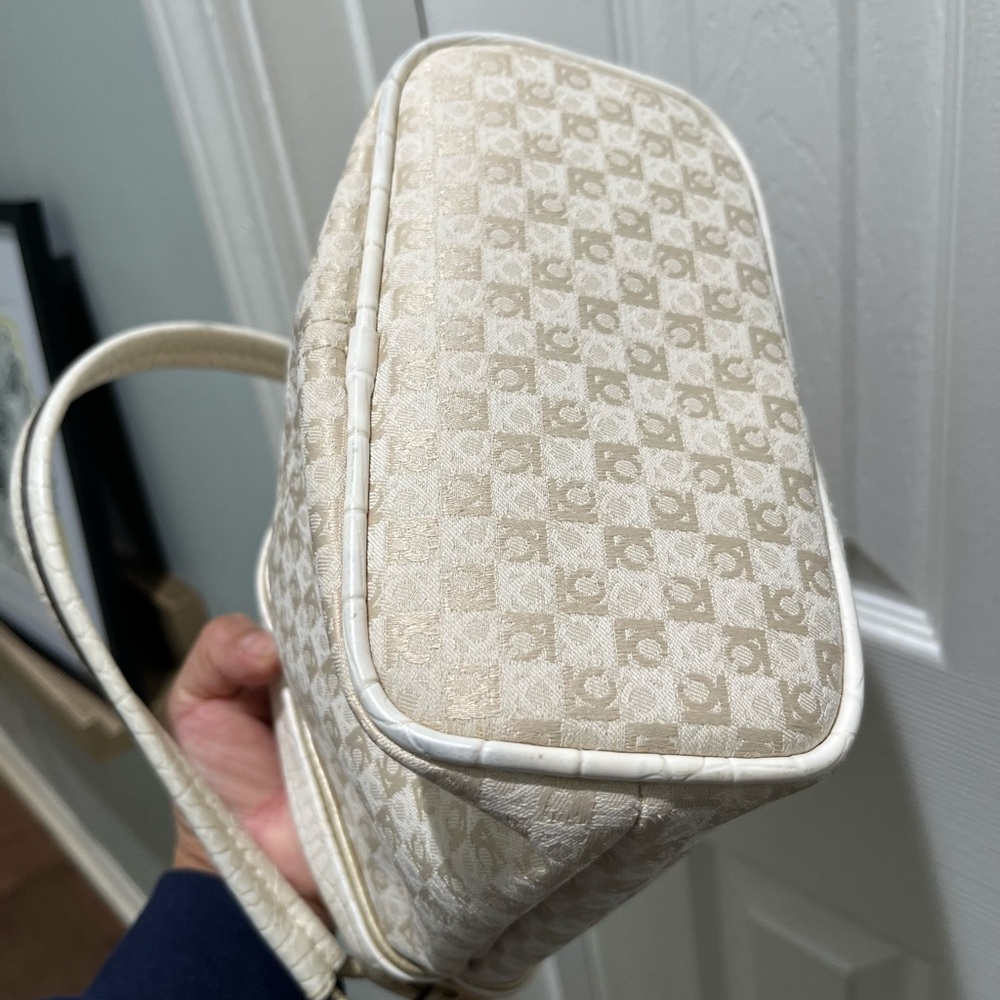 Elegant Cream Designer Handbag Liz Claiborne bag 🔥❤️❤️🔥